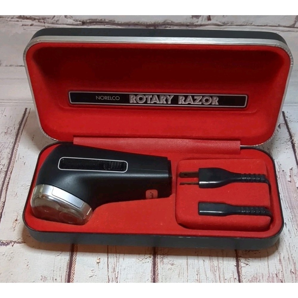 VTG Norelco Adjustable‎ Tripleheader Rotary Razor HP-1121 With Case Tested